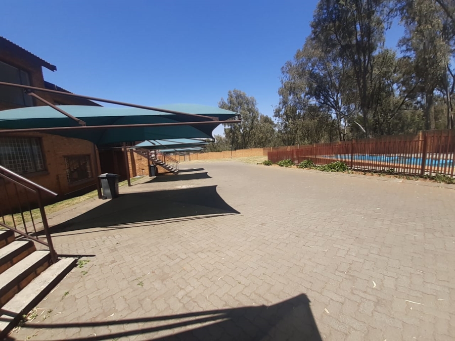 2 Bedroom Property for Sale in Meredale Gauteng