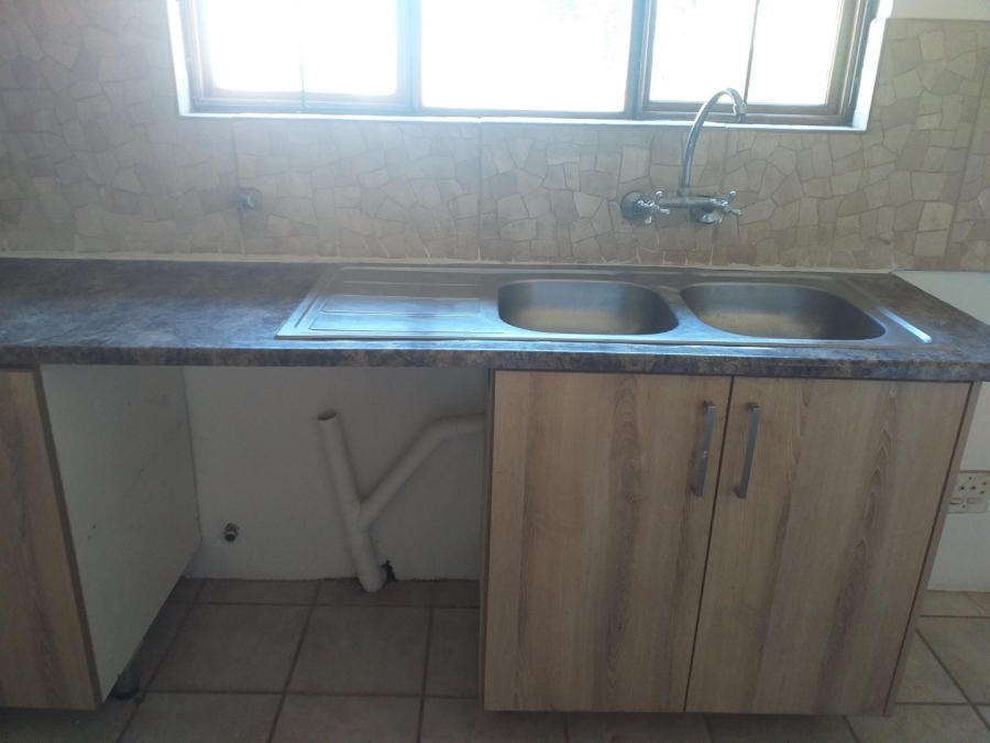 To Let 2 Bedroom Property for Rent in Westdene Gauteng