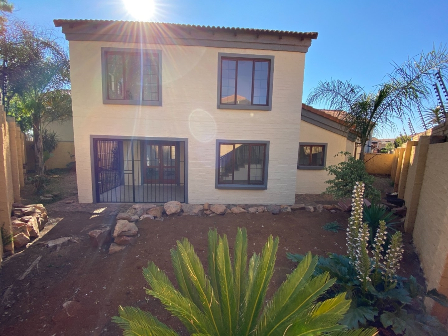 To Let 2 Bedroom Property for Rent in Equestria Gauteng