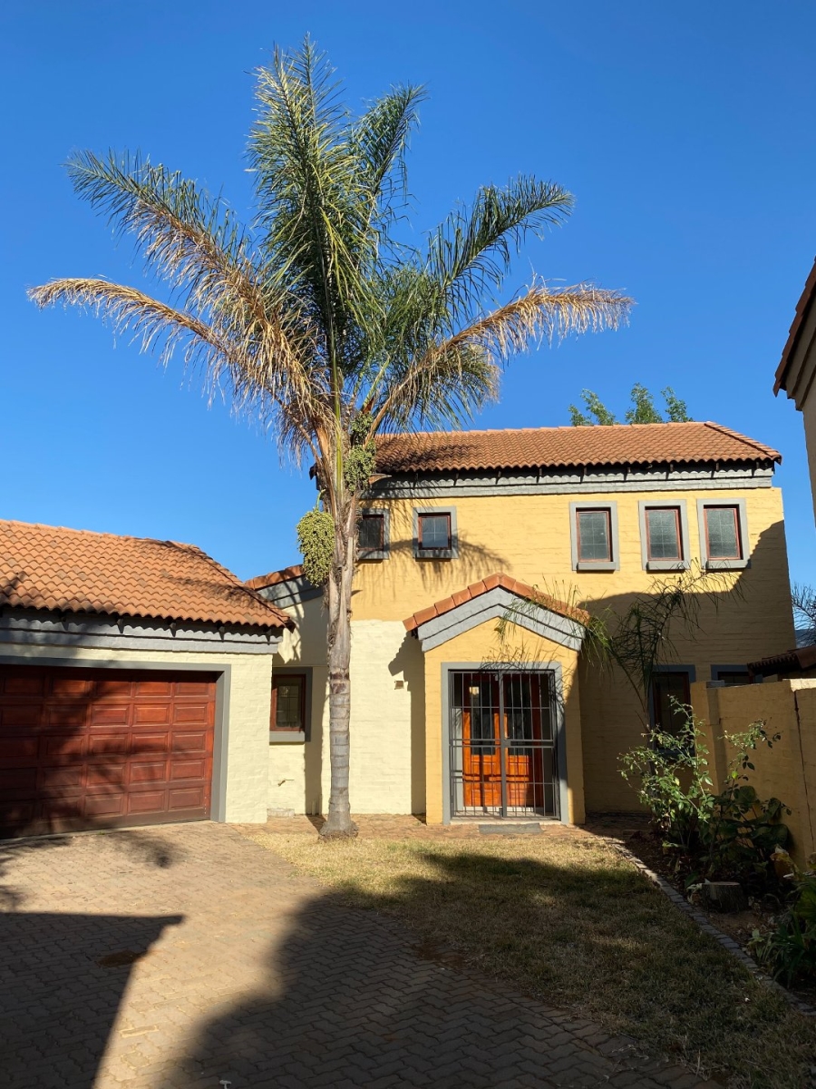 To Let 2 Bedroom Property for Rent in Equestria Gauteng