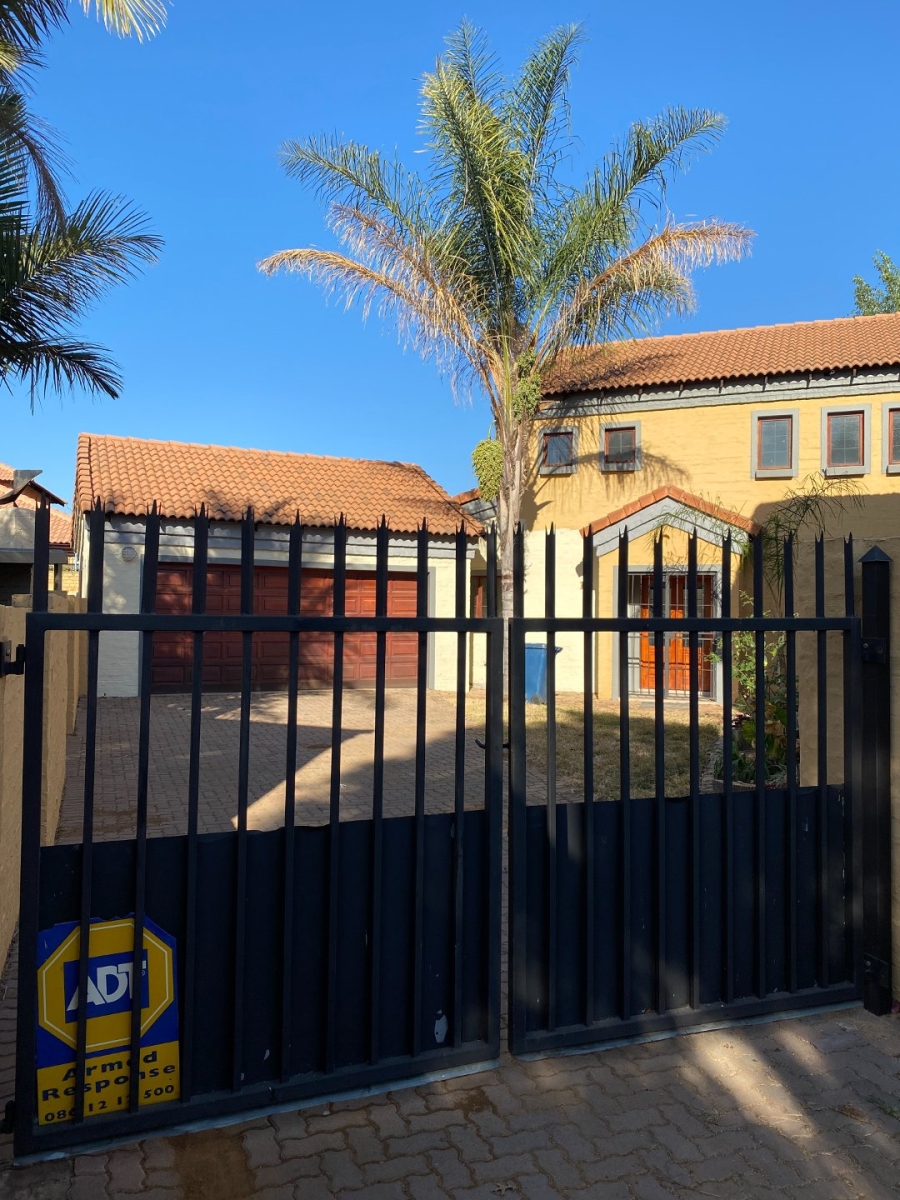 To Let 2 Bedroom Property for Rent in Equestria Gauteng