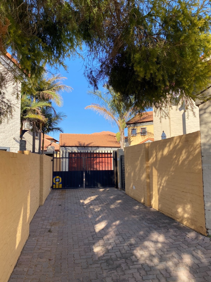 To Let 2 Bedroom Property for Rent in Equestria Gauteng