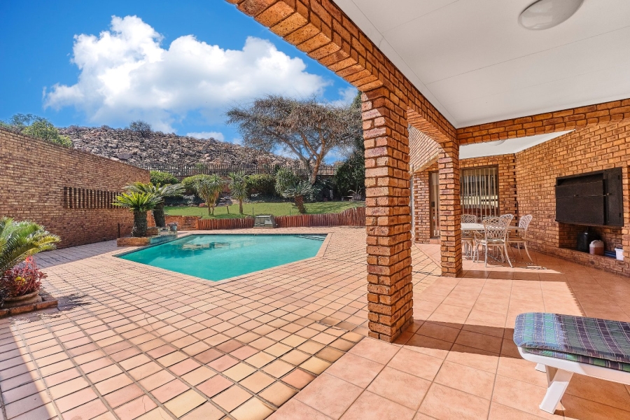 4 Bedroom Property for Sale in Florida Hills Gauteng