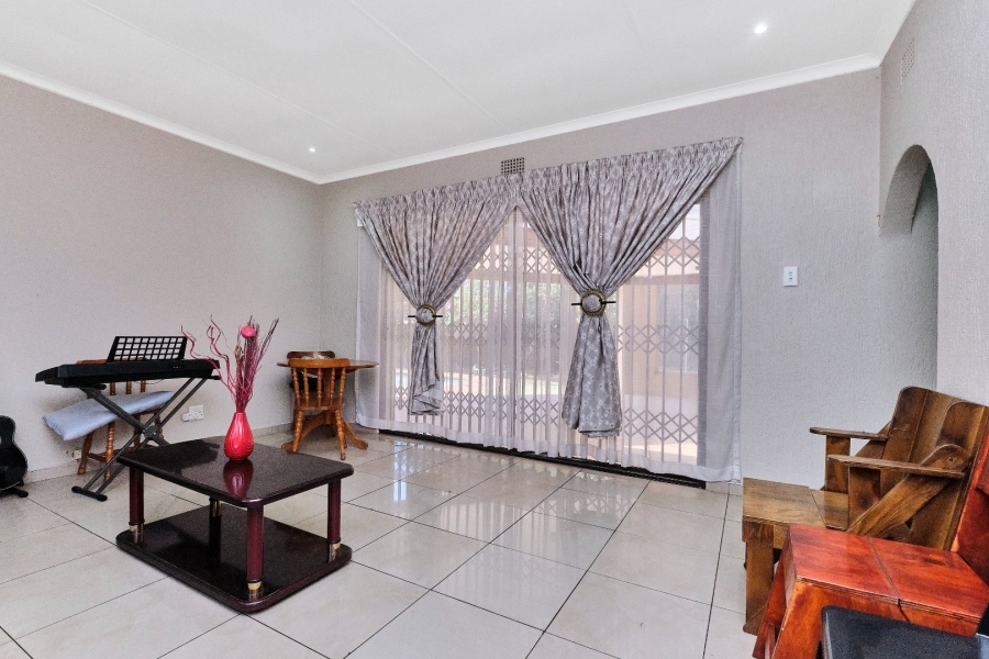 4 Bedroom Property for Sale in Constantia Kloof Gauteng