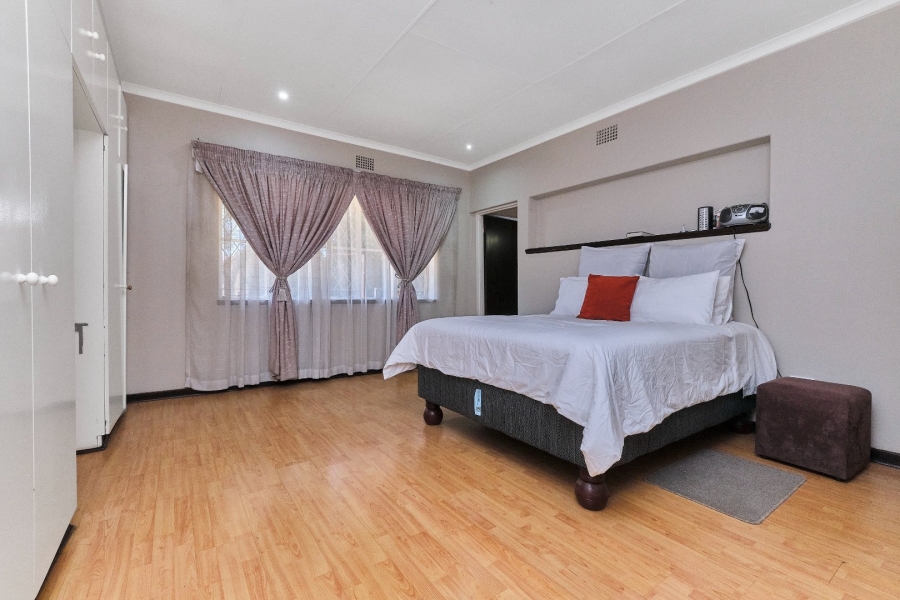 4 Bedroom Property for Sale in Constantia Kloof Gauteng