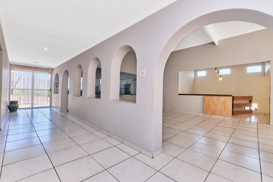 5 Bedroom Property for Sale in Quellerina Gauteng