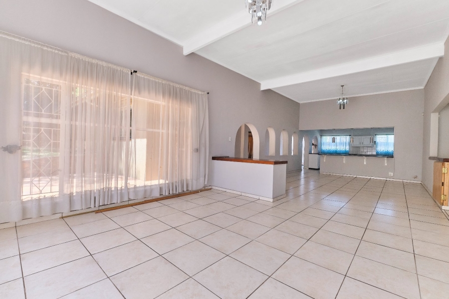 5 Bedroom Property for Sale in Quellerina Gauteng