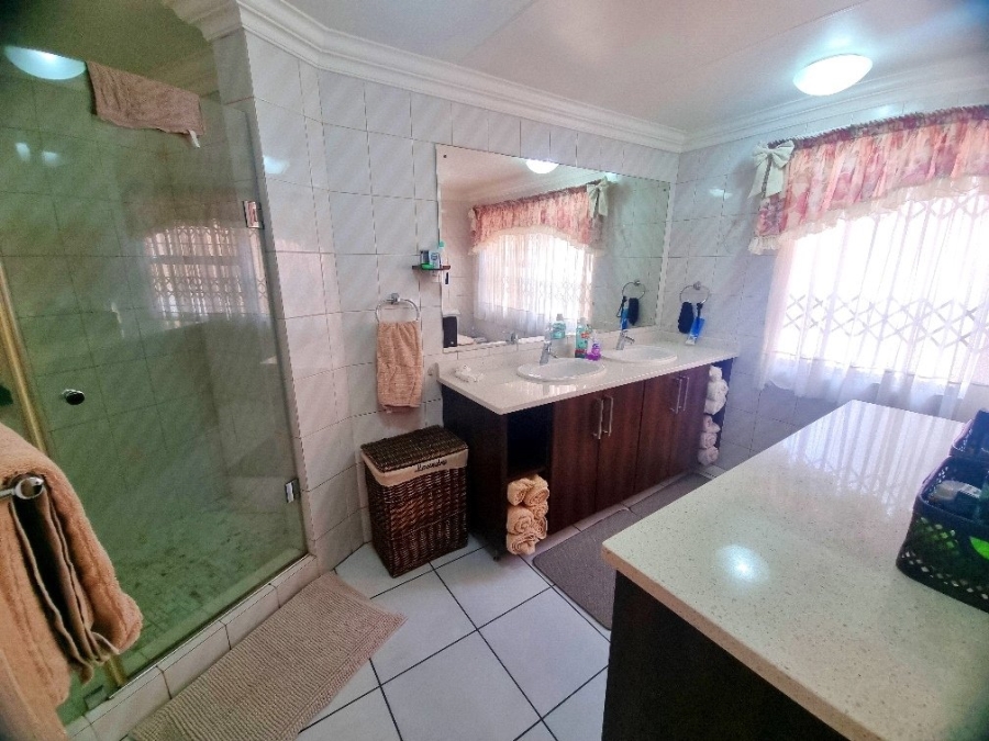 4 Bedroom Property for Sale in Meyersdal Gauteng