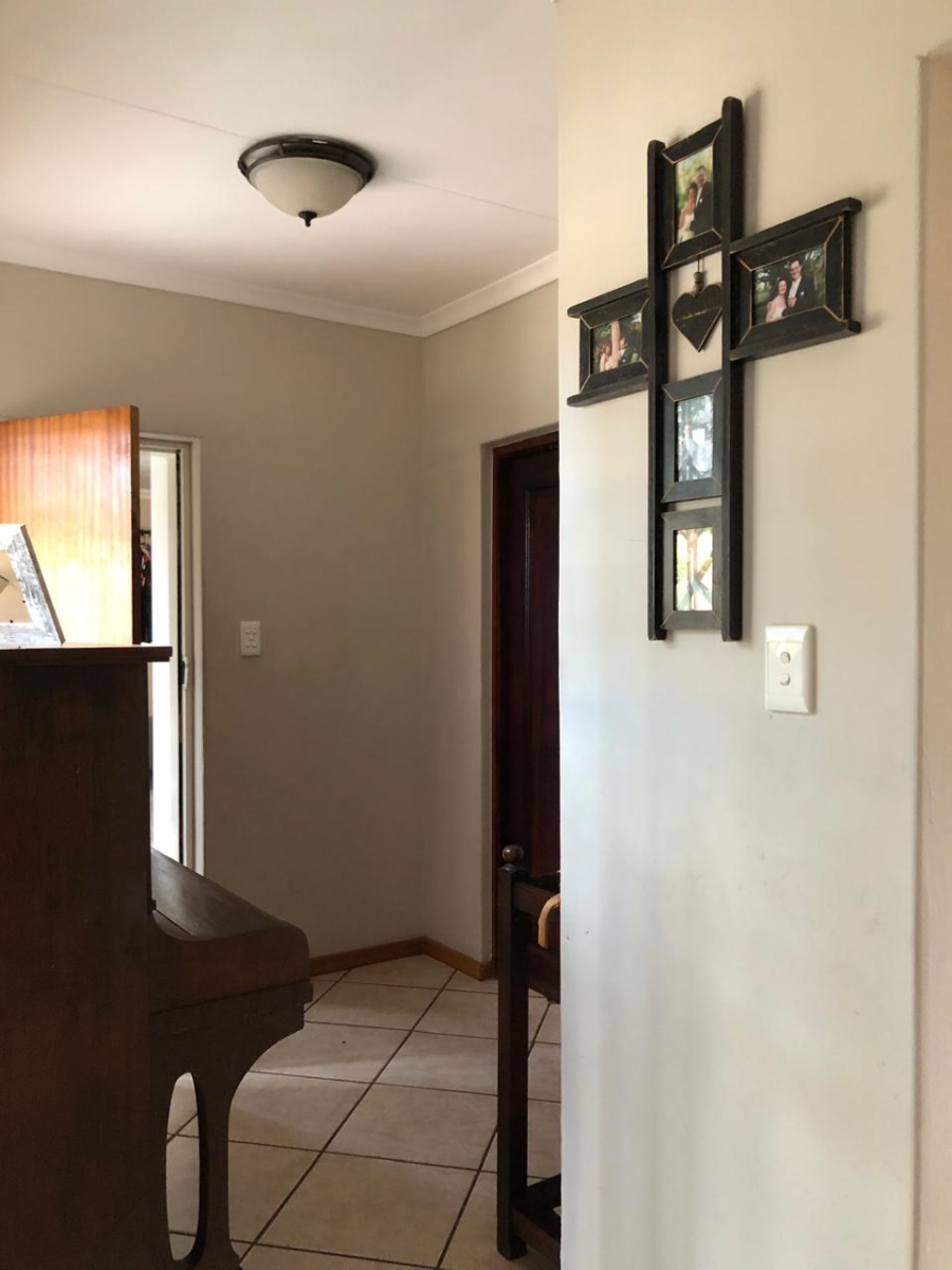 To Let 4 Bedroom Property for Rent in Wierdaglen Estate Gauteng