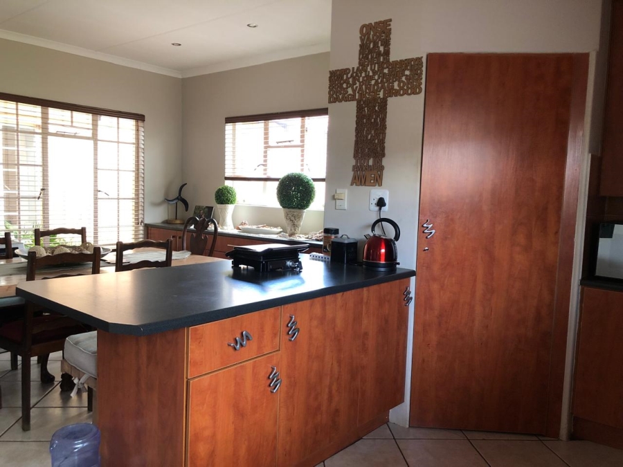 To Let 4 Bedroom Property for Rent in Wierdaglen Estate Gauteng