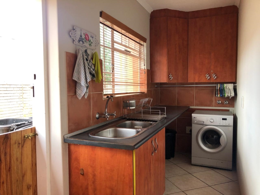 To Let 4 Bedroom Property for Rent in Wierdaglen Estate Gauteng