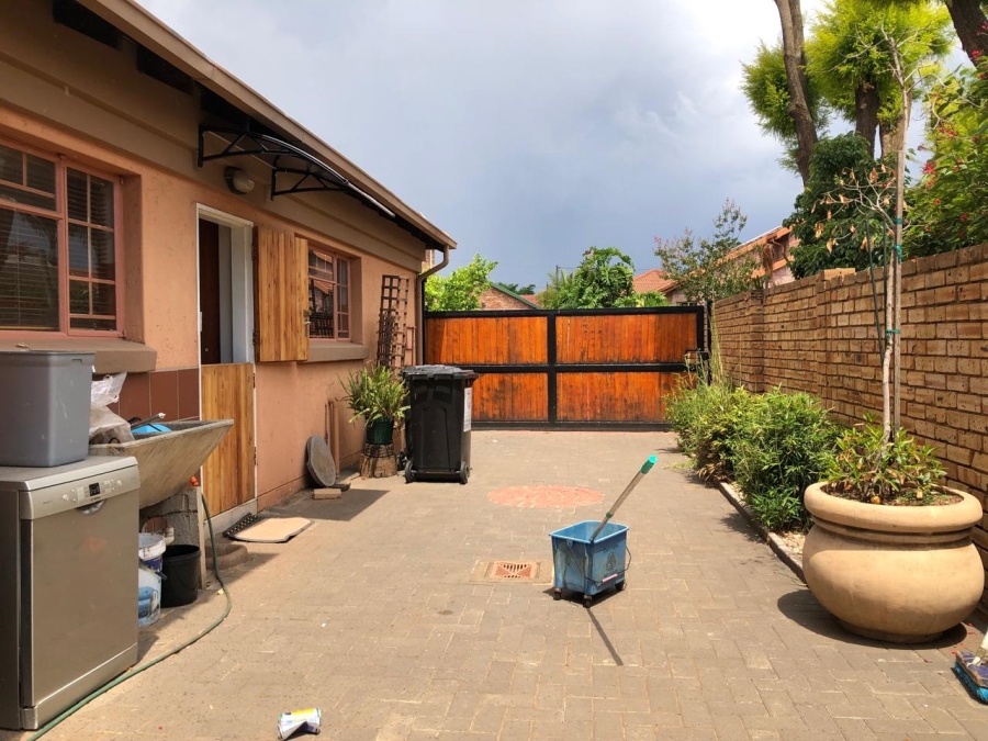 To Let 4 Bedroom Property for Rent in Wierdaglen Estate Gauteng