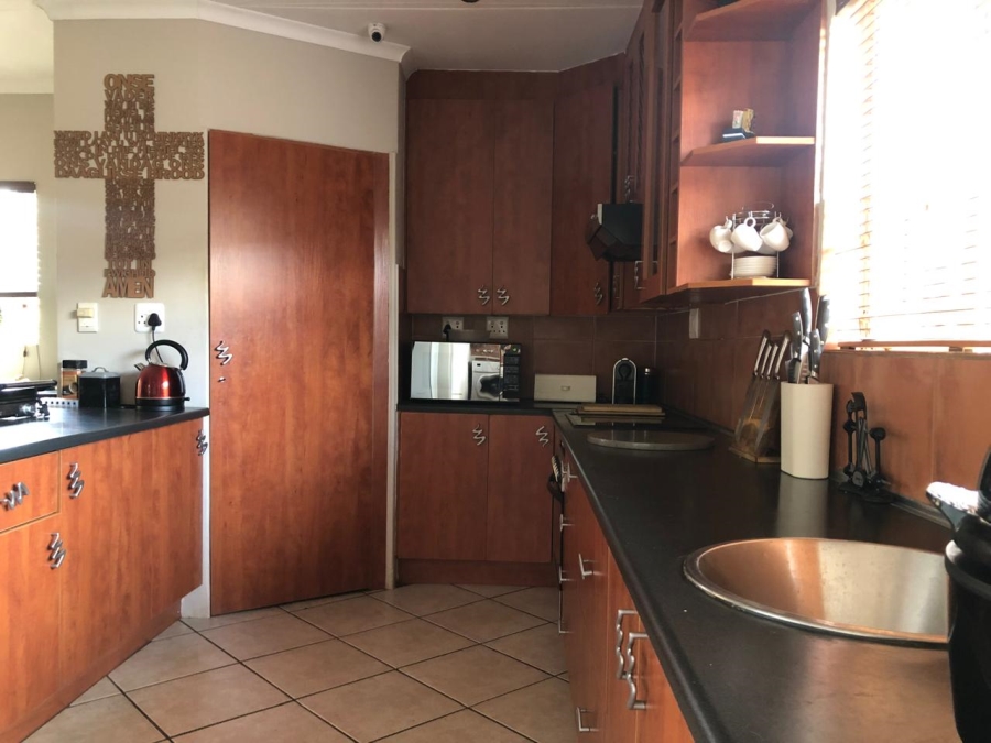 To Let 4 Bedroom Property for Rent in Wierdaglen Estate Gauteng