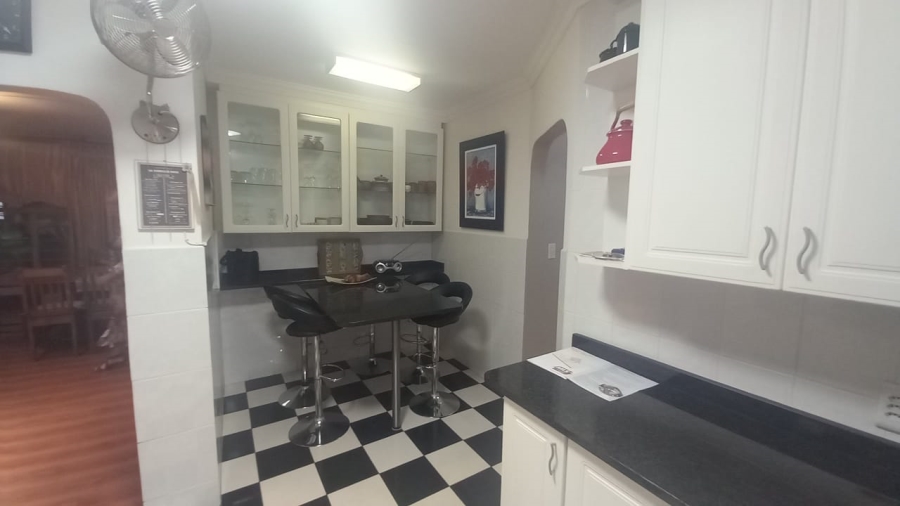 4 Bedroom Property for Sale in Rant En Dal Gauteng