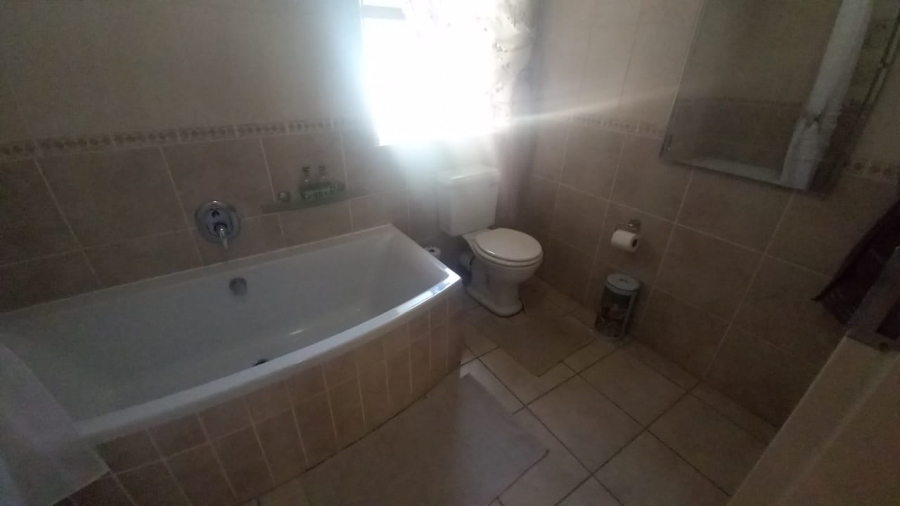 4 Bedroom Property for Sale in Rant En Dal Gauteng