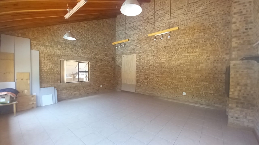 4 Bedroom Property for Sale in Rant En Dal Gauteng