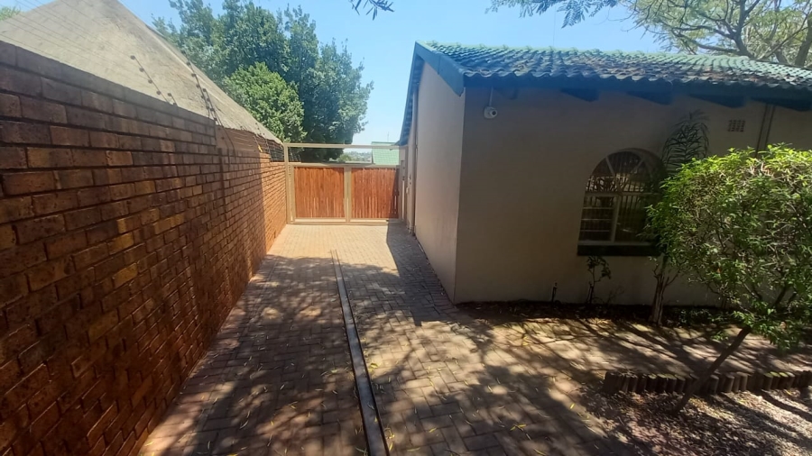 4 Bedroom Property for Sale in Rant En Dal Gauteng