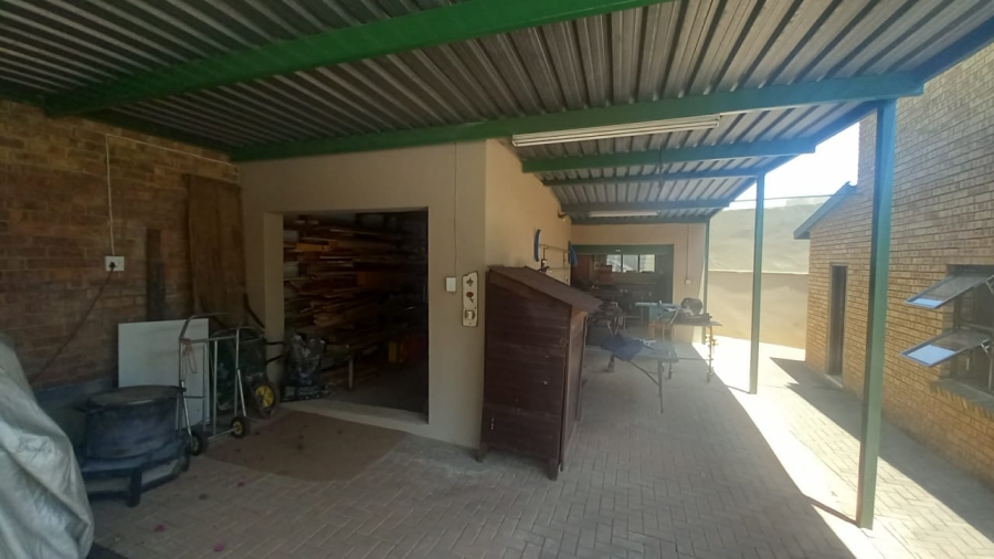 4 Bedroom Property for Sale in Rant En Dal Gauteng