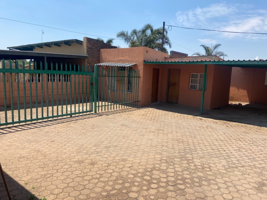 7 Bedroom Property for Sale in Krugersdorp West Gauteng