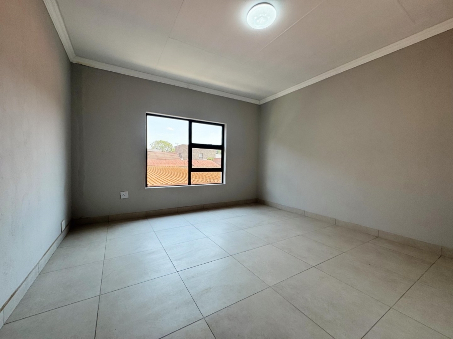 To Let 2 Bedroom Property for Rent in Laudium Ext 3 Gauteng