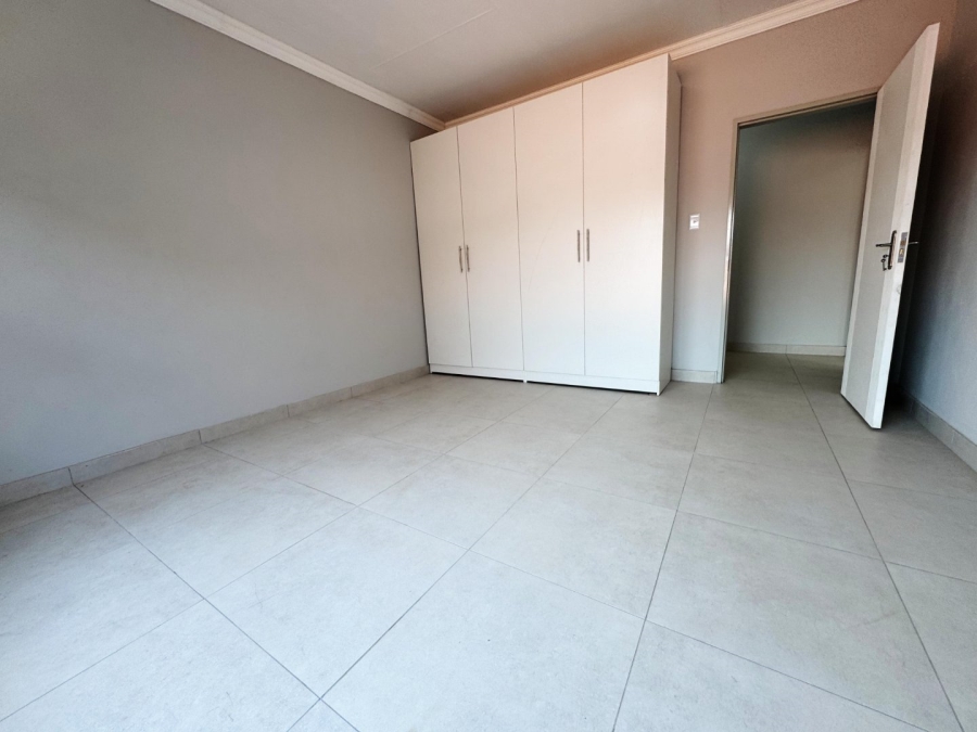 To Let 2 Bedroom Property for Rent in Laudium Ext 3 Gauteng