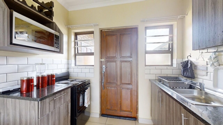 To Let 3 Bedroom Property for Rent in Angelo Gauteng