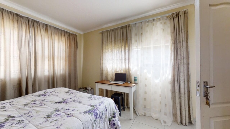 To Let 3 Bedroom Property for Rent in Angelo Gauteng