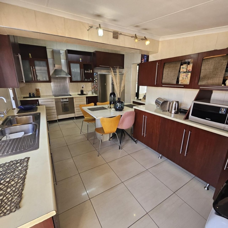 4 Bedroom Property for Sale in Sophiatown Gauteng