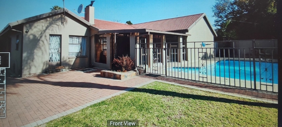 4 Bedroom Property for Sale in Van Riebeeck Park Gauteng