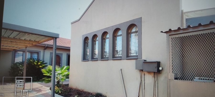 4 Bedroom Property for Sale in Van Riebeeck Park Gauteng