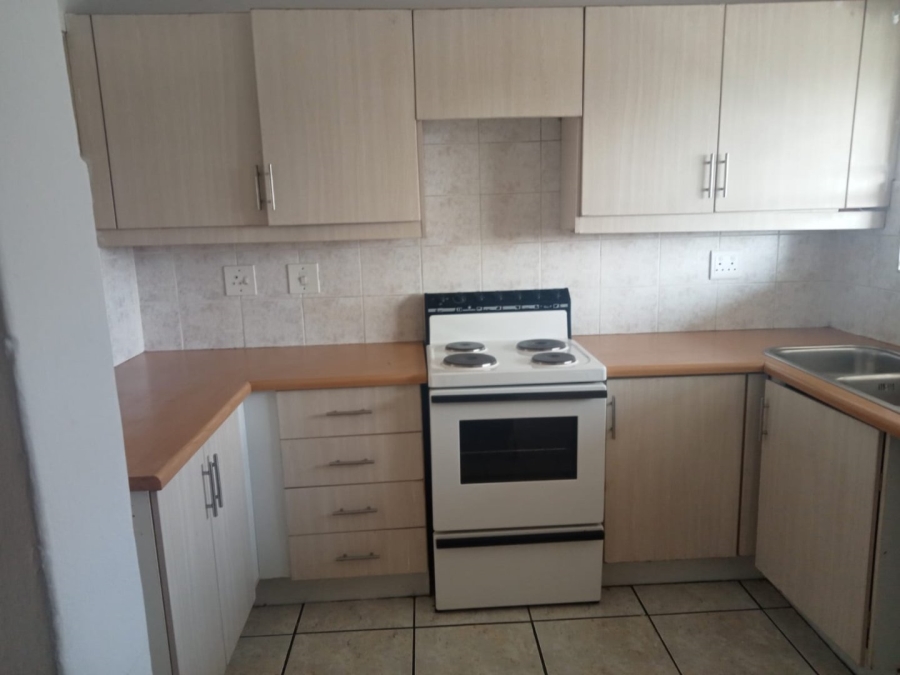 To Let 2 Bedroom Property for Rent in Vorna Valley Gauteng