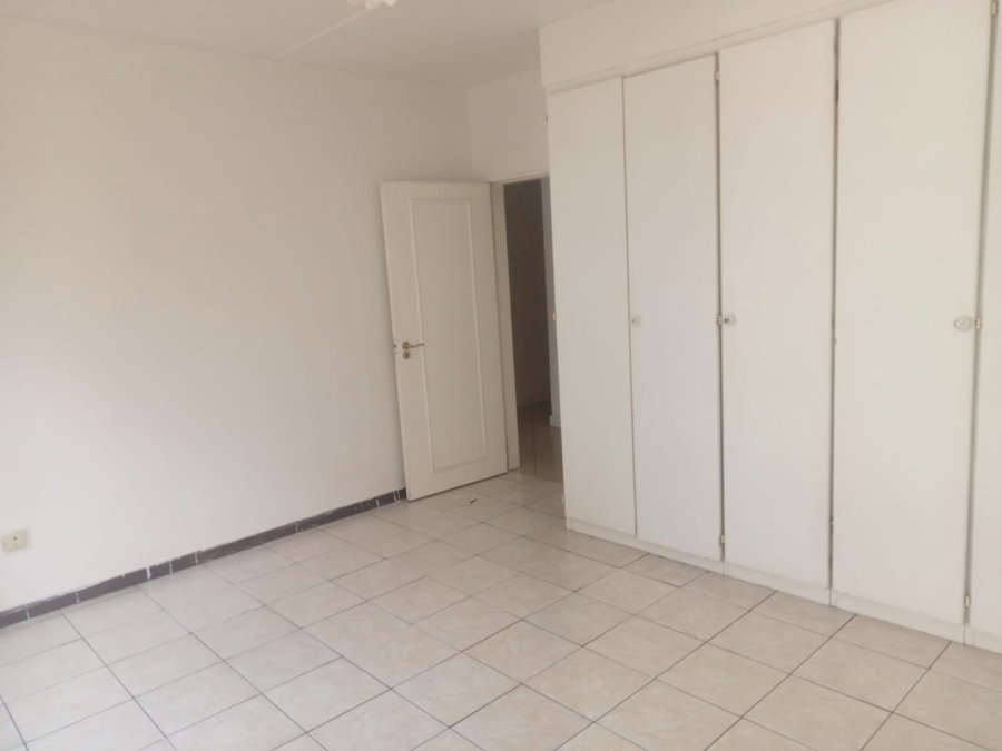 To Let 2 Bedroom Property for Rent in Vorna Valley Gauteng