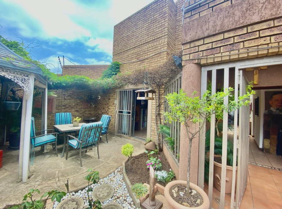 3 Bedroom Property for Sale in New Redruth Gauteng