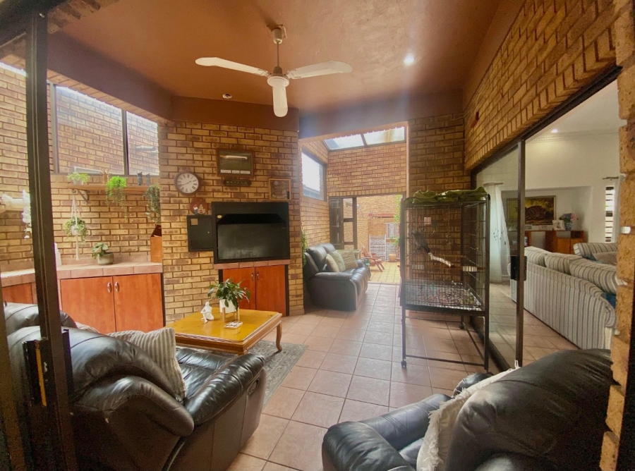 3 Bedroom Property for Sale in New Redruth Gauteng