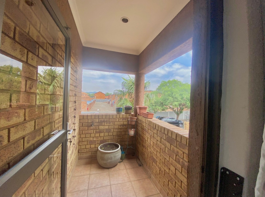 3 Bedroom Property for Sale in New Redruth Gauteng