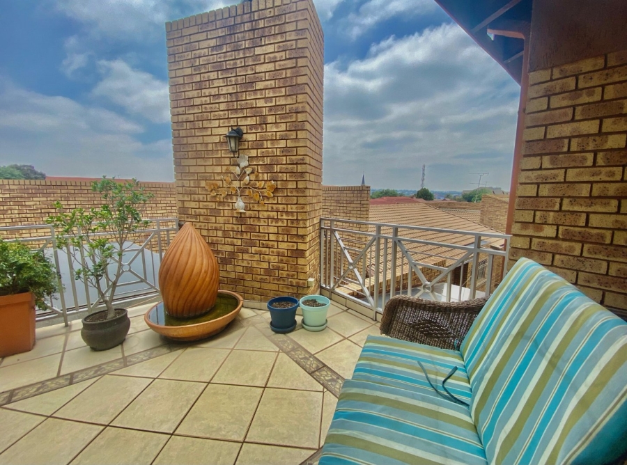 3 Bedroom Property for Sale in New Redruth Gauteng