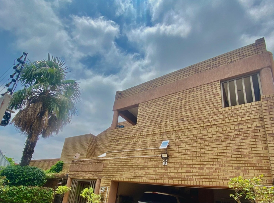 3 Bedroom Property for Sale in New Redruth Gauteng