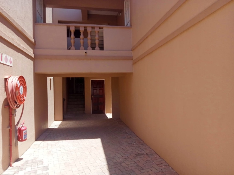 To Let 2 Bedroom Property for Rent in Vorna Valley Gauteng