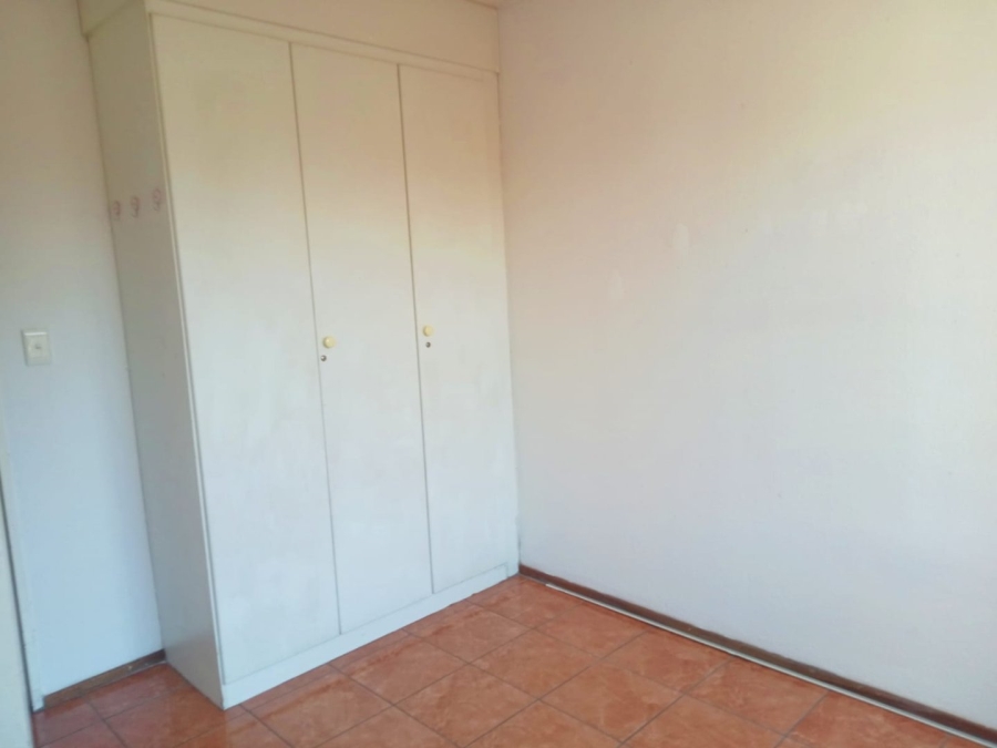 To Let 2 Bedroom Property for Rent in Vorna Valley Gauteng