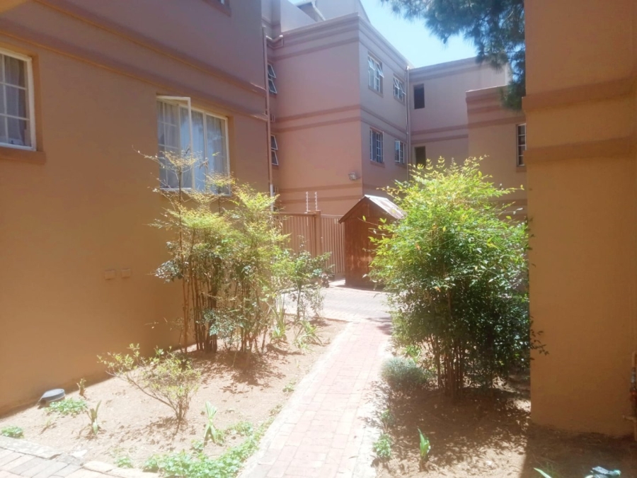 To Let 2 Bedroom Property for Rent in Vorna Valley Gauteng