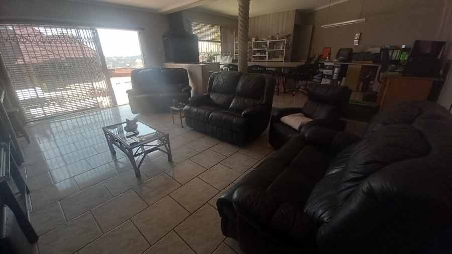 5 Bedroom Property for Sale in Rant En Dal Gauteng