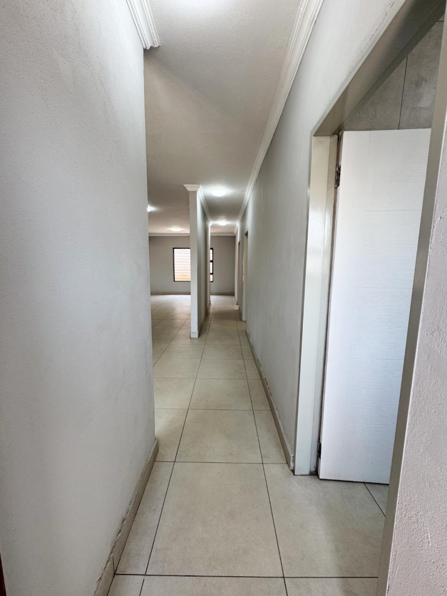 To Let 2 Bedroom Property for Rent in Laudium Ext 3 Gauteng