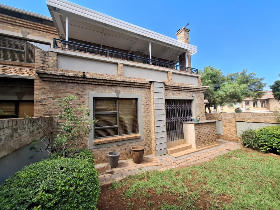 To Let 4 Bedroom Property for Rent in The Wilds Gauteng