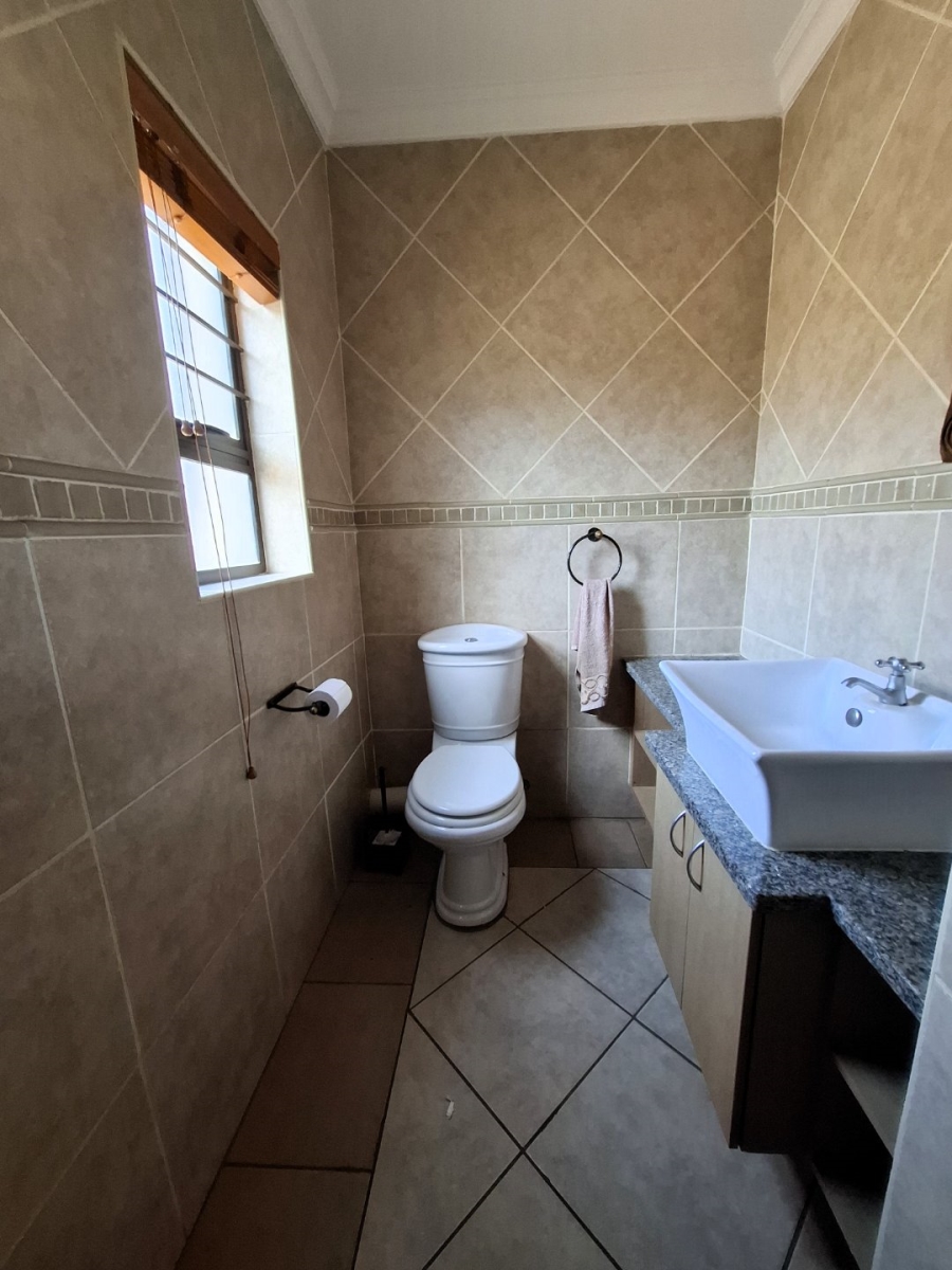 To Let 4 Bedroom Property for Rent in The Wilds Gauteng