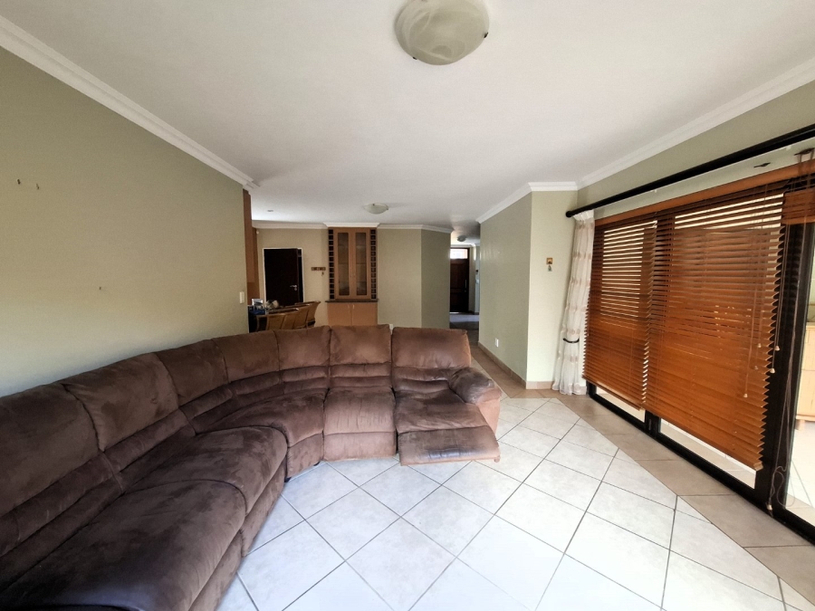 To Let 4 Bedroom Property for Rent in The Wilds Gauteng