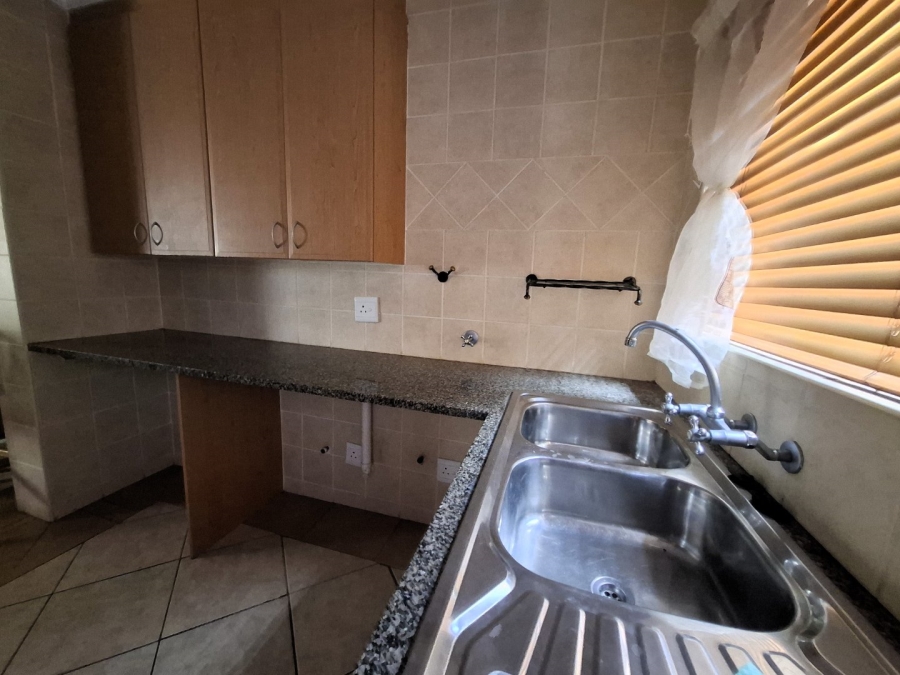 To Let 4 Bedroom Property for Rent in The Wilds Gauteng