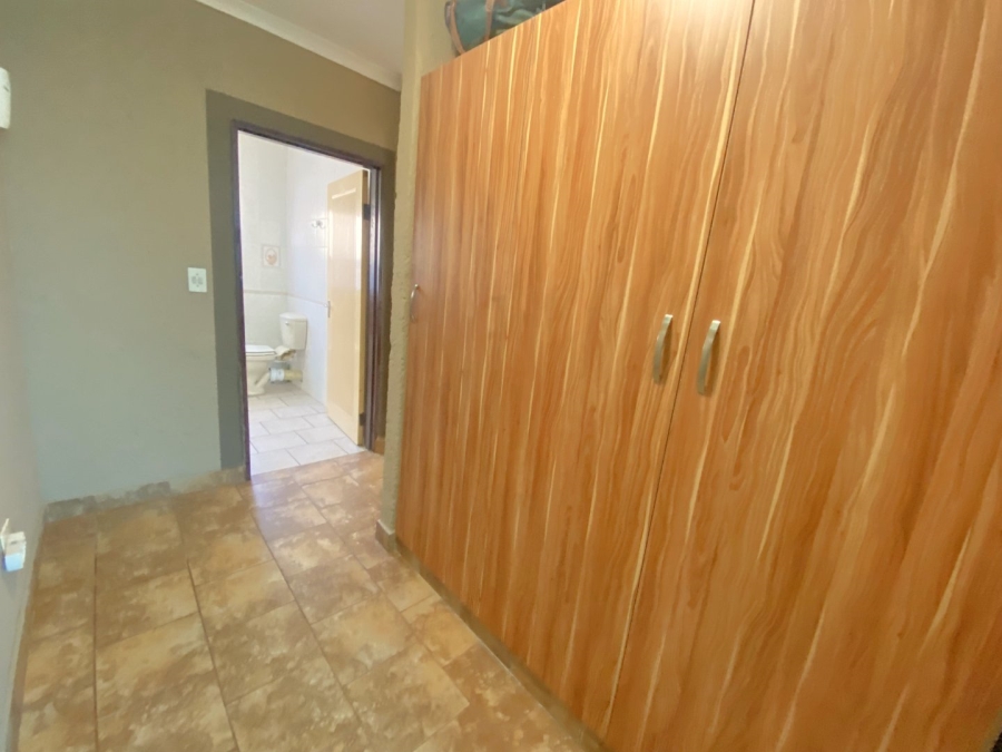 4 Bedroom Property for Sale in Roodekrans Gauteng