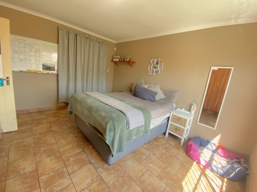 4 Bedroom Property for Sale in Roodekrans Gauteng