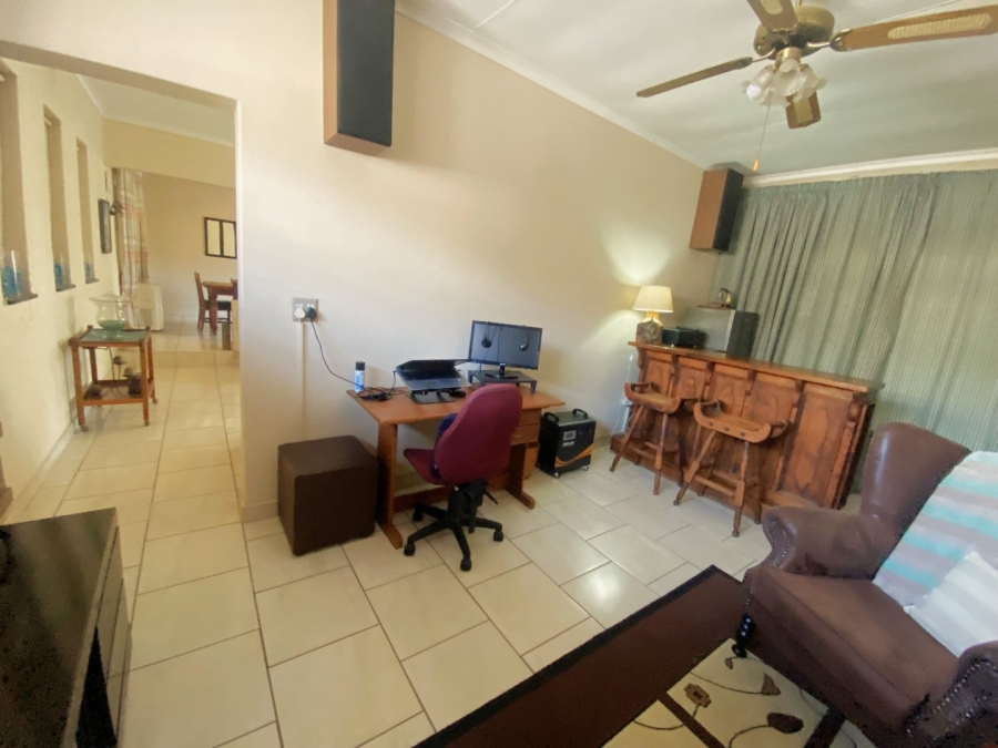 3 Bedroom Property for Sale in Breaunanda Gauteng