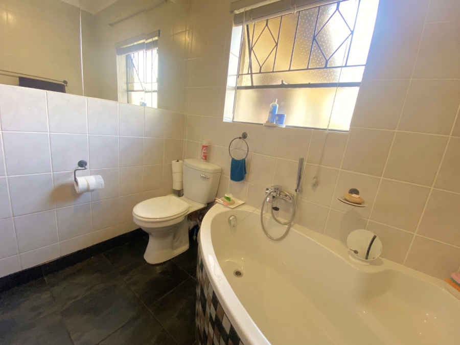 3 Bedroom Property for Sale in Breaunanda Gauteng